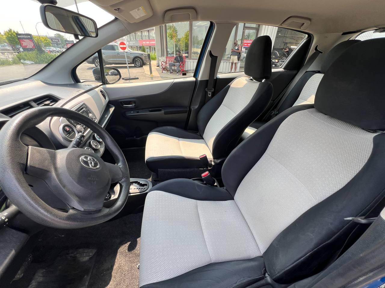 2012 Toyota Yaris LE**Un PropriÉtaire**Jamais accidente **BAS KILOMETRAGE** Image principale