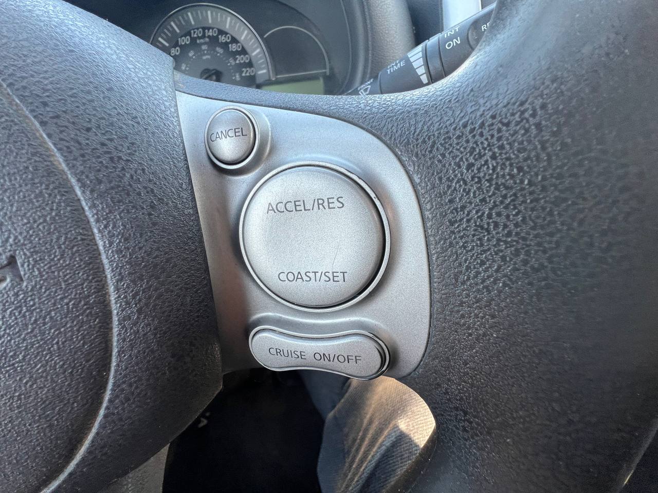 2015 Nissan Micra SV**CAMERA DE RECUL**SIEGES CHAUFFANTS**REG DU VITESSE*** Image principale