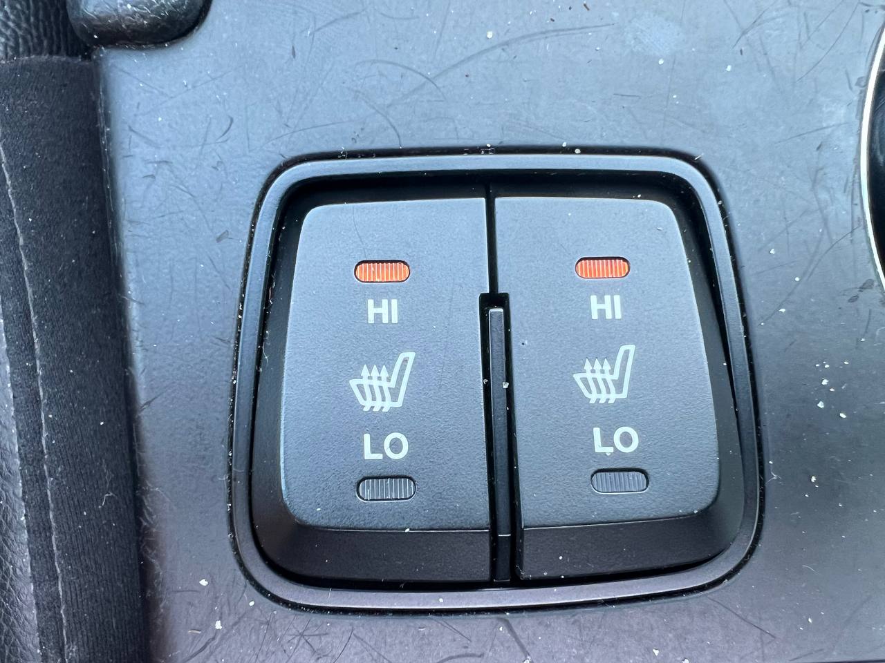 2012 Hyundai Sonata Limited**Jamais Accidente****TOIT OUVRANT PANORAMIQUE**SIEGE EN CUIR**SIEGES CHAUFFANTS**SIEGES CHAUFFANTS ARRIER**MAGS** Main Image