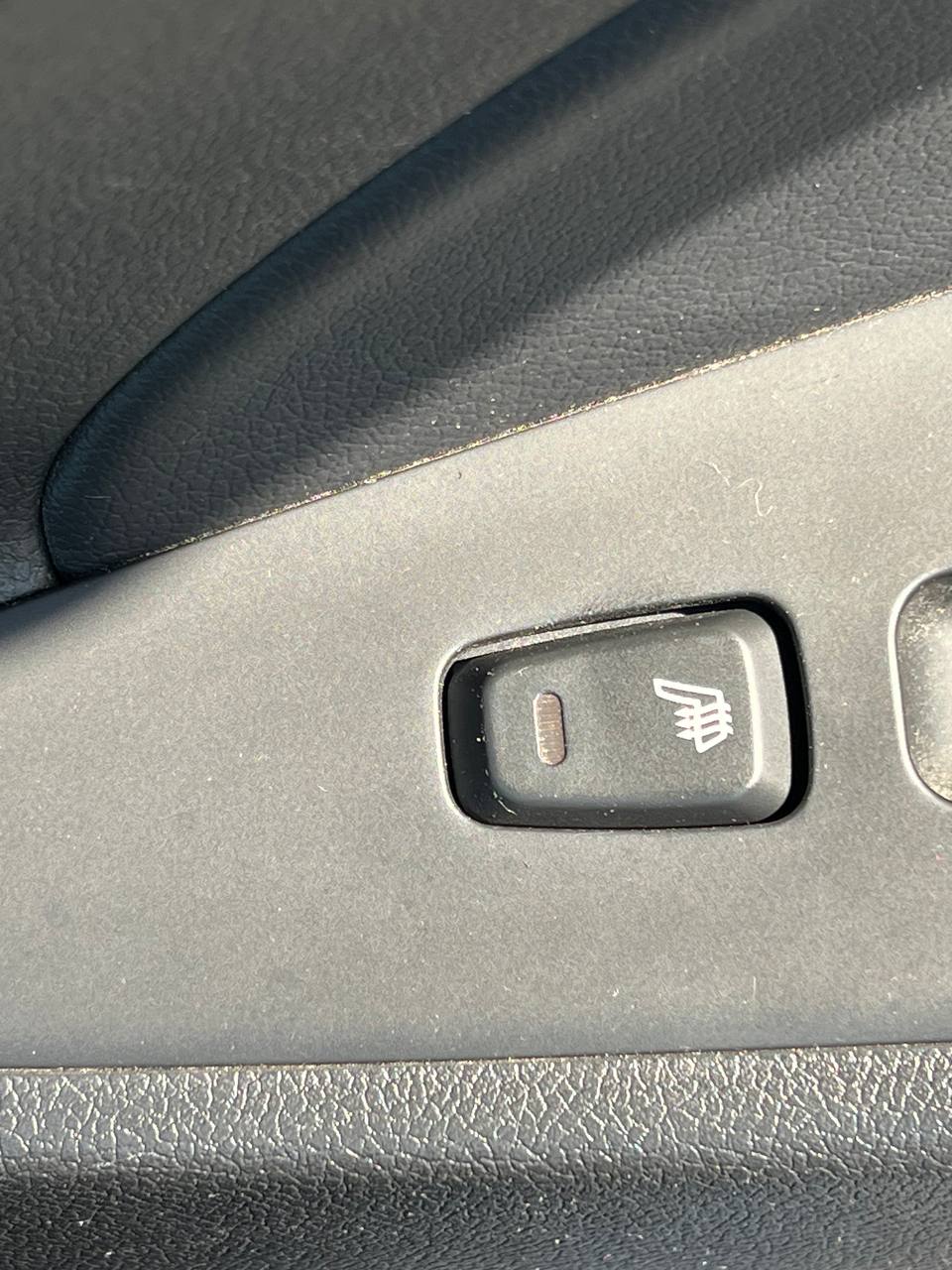 2012 Hyundai Sonata Limited**Jamais Accidente****TOIT OUVRANT PANORAMIQUE**SIEGE EN CUIR**SIEGES CHAUFFANTS**SIEGES CHAUFFANTS ARRIER**MAGS** Main Image