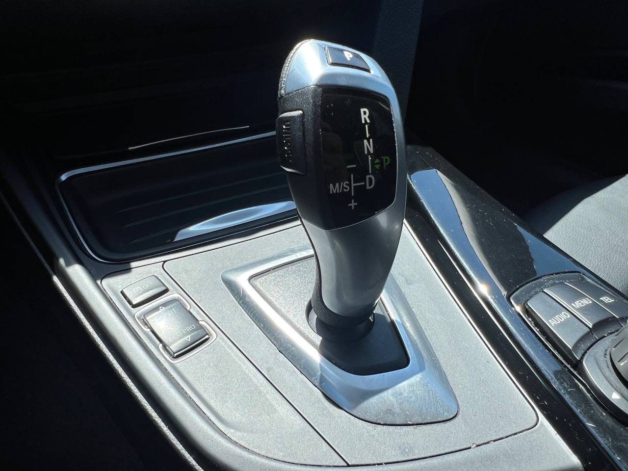 2014 BMW 320i 320i xDrive**AWD**CERTIFIÉ Par La SAAQ**Jamais accidente**TOIT OUVRANT**VOLANT CHAUFFANTS**SIEGES  EN CUIR**SIEGES CHAUFFANTS** Main Image