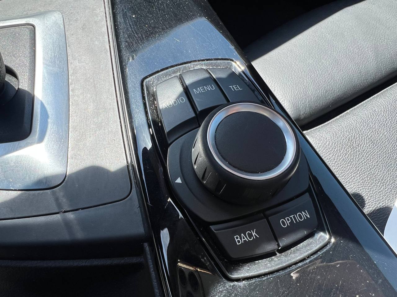 2014 BMW 320i 320i xDrive**AWD**CERTIFIÉ Par La SAAQ**Jamais accidente**TOIT OUVRANT**VOLANT CHAUFFANTS**SIEGES  EN CUIR**SIEGES CHAUFFANTS** Main Image