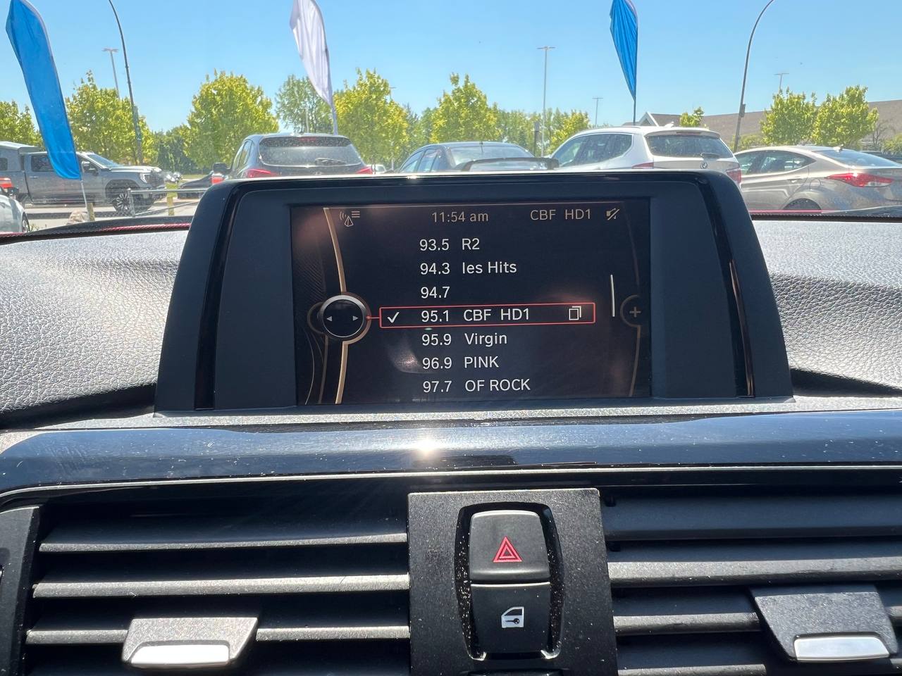 2014 BMW 320i 320i xDrive**AWD**CERTIFIÉ Par La SAAQ**Jamais accidente**TOIT OUVRANT**VOLANT CHAUFFANTS**SIEGES  EN CUIR**SIEGES CHAUFFANTS** Main Image