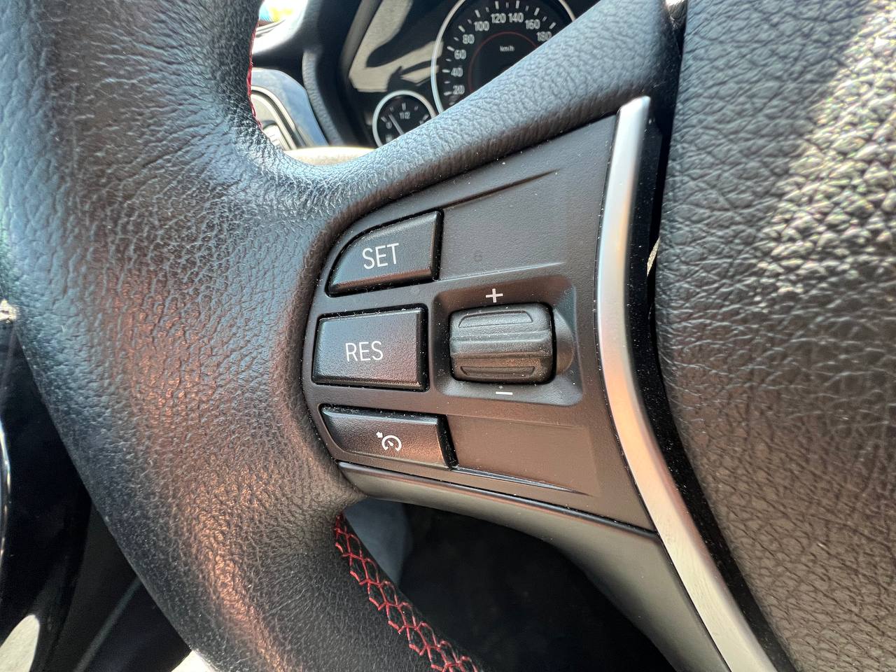2014 BMW 320i 320i xDrive**AWD**CERTIFIÉ Par La SAAQ**Jamais accidente**TOIT OUVRANT**VOLANT CHAUFFANTS**SIEGES  EN CUIR**SIEGES CHAUFFANTS** Main Image