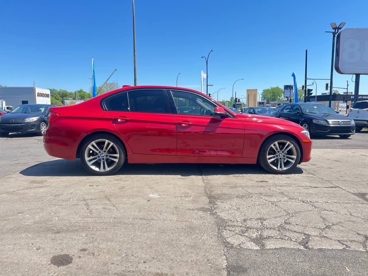 2014 BMW 320i 320i xDrive**AWD**CERTIFIÉ Par La SAAQ**Jamais accidente**TOIT OUVRANT**VOLANT CHAUFFANTS**SIEGES  EN CUIR**SIEGES CHAUFFANTS** Main Image
