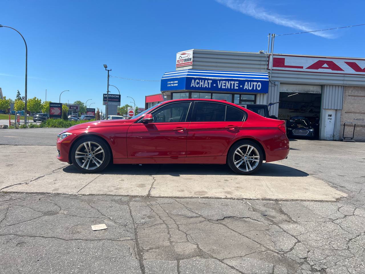 2014 BMW 320i 320i xDrive**AWD**CERTIFIÉ Par La SAAQ**Jamais accidente**TOIT OUVRANT**VOLANT CHAUFFANTS**SIEGES  EN CUIR**SIEGES CHAUFFANTS** Main Image