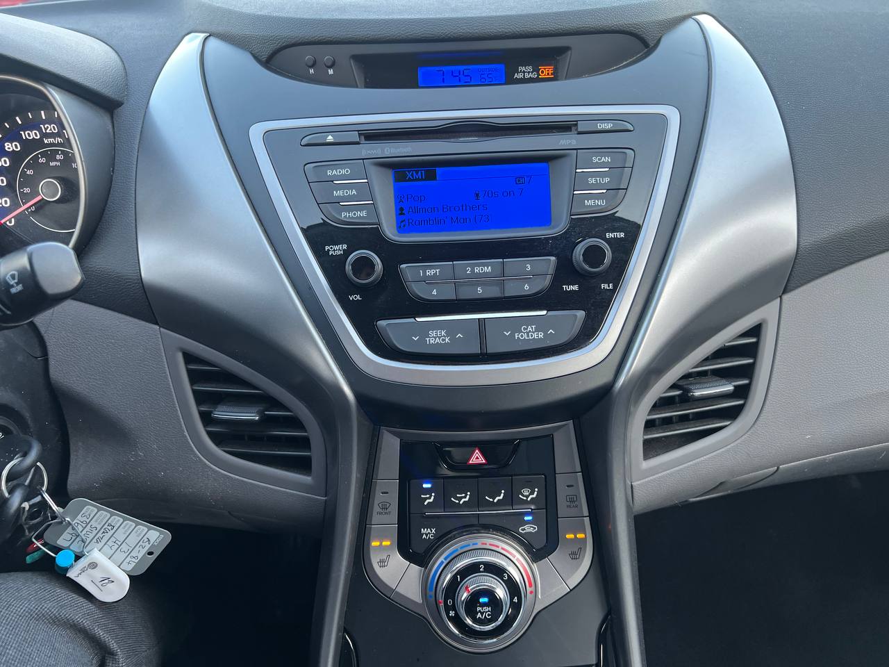 2013 Hyundai Elantra GL**SAAQ CERTIFIEE**SIEGES CHAUFFANTS** Main Image