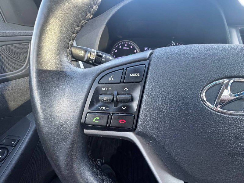 2017 Hyundai Tucson SE**AWD**Jamais accidente**Un PropriÉtaire**CUIR**TOIT PANORAMIQUE**VOLANT CHAUFFNATS**SIEGES CHAUFFANTS**MAGS**CAMERA DE RECULE** Image principale