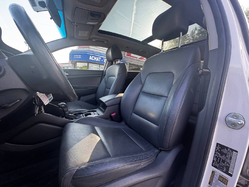 2017 Hyundai Tucson SE**AWD**Jamais accidente**Un PropriÉtaire**CUIR**TOIT PANORAMIQUE**VOLANT CHAUFFNATS**SIEGES CHAUFFANTS**MAGS**CAMERA DE RECULE** Image principale
