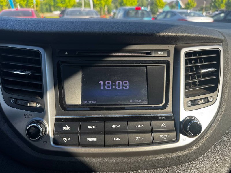 2017 Hyundai Tucson SE**AWD**Jamais accidente**Un PropriÉtaire**CUIR**TOIT PANORAMIQUE**VOLANT CHAUFFNATS**SIEGES CHAUFFANTS**MAGS**CAMERA DE RECULE** Image principale