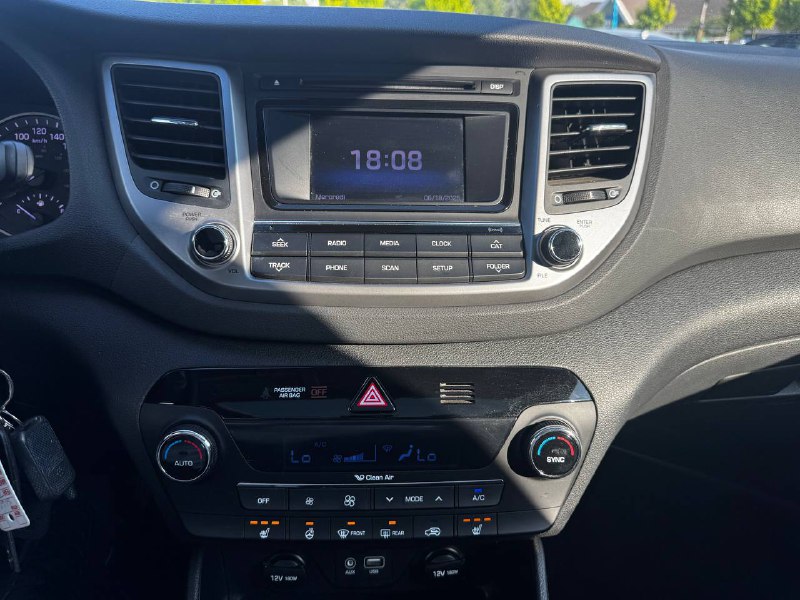 2017 Hyundai Tucson SE**AWD**Jamais accidente**Un PropriÉtaire**CUIR**TOIT PANORAMIQUE**VOLANT CHAUFFNATS**SIEGES CHAUFFANTS**MAGS**CAMERA DE RECULE** Image principale