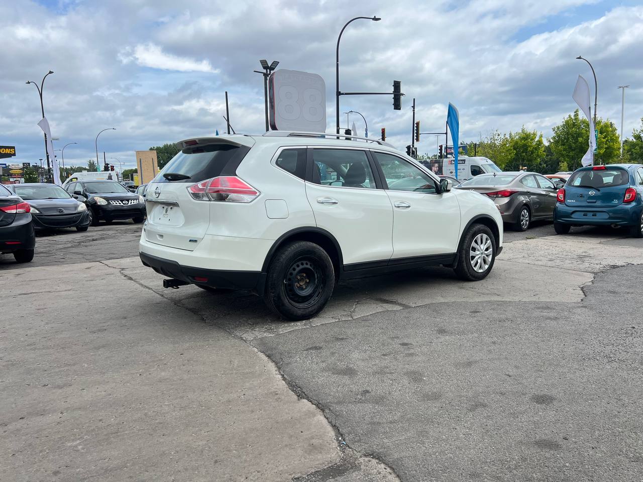 2015 Nissan Rogue SV**Jamais accidentÉ**CAMERA DE RECULE**SIEGES CHAUFFNATS** Image principale
