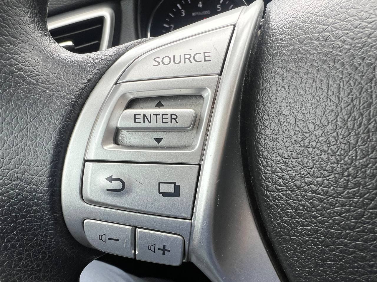2015 Nissan Rogue SV**Jamais accidentÉ**CAMERA DE RECULE**SIEGES CHAUFFNATS** Image principale