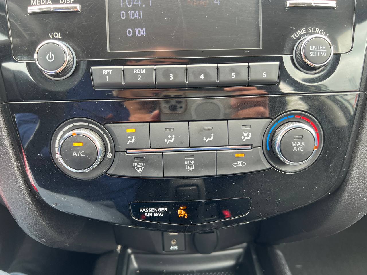 2015 Nissan Rogue SV**Jamais accidentÉ**CAMERA DE RECULE**SIEGES CHAUFFNATS** Image principale