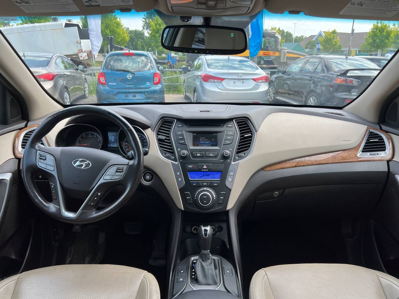 2016 Hyundai Santa Fe XL Luxury**6 PASSAGERS**AWD**Toit Ouvrant**CamÉra de Recul**SIEGES EN CUIR**Volant Chauffant**SIEGES CHAUFFANTS** Image principale