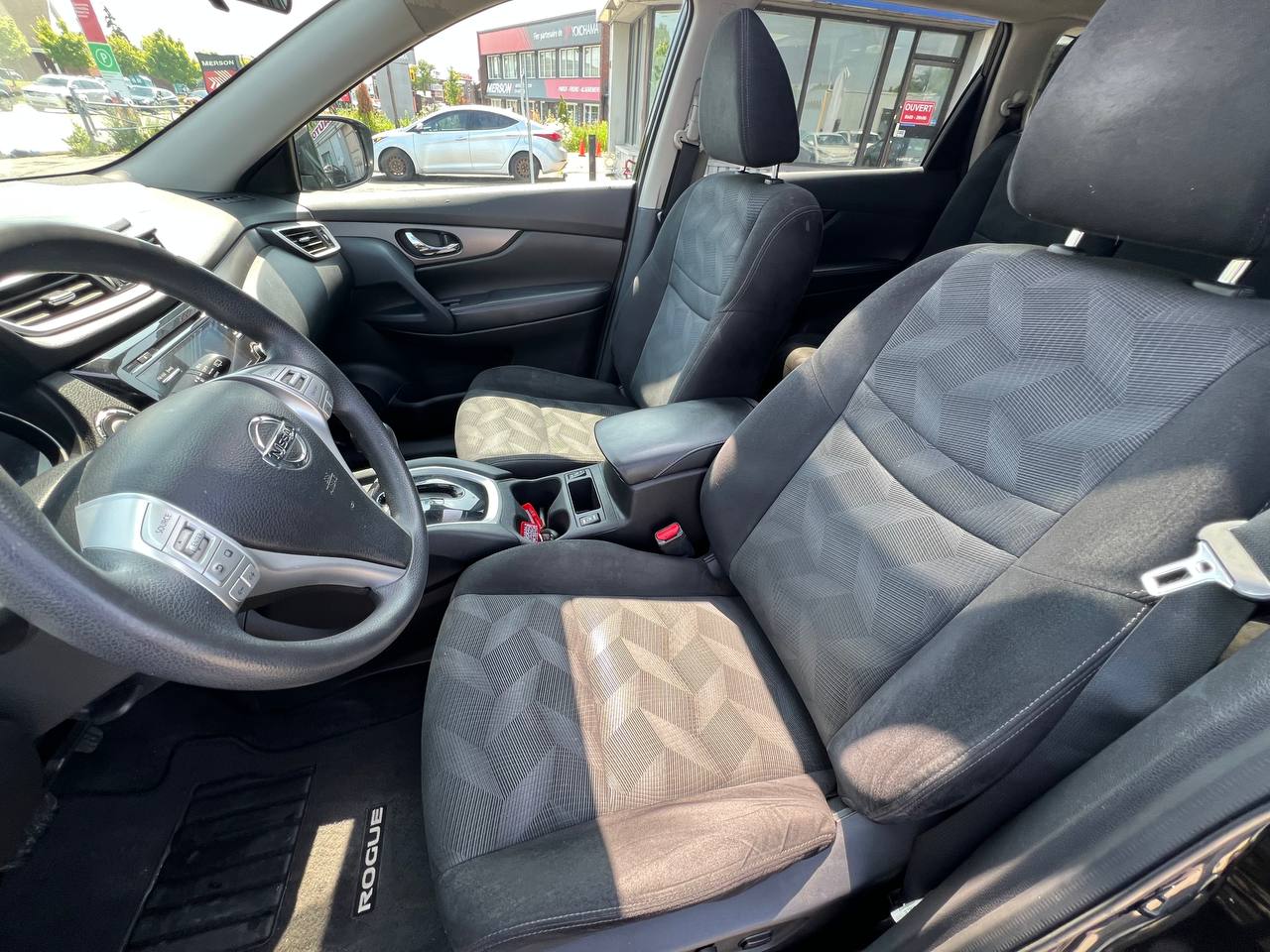 2014 Nissan Rogue SV**AWD**TOIT OUVRANT PANORAMIQUE**CAMERA DE RECULE**SIEGES CHAUFFNATS** Image principale
