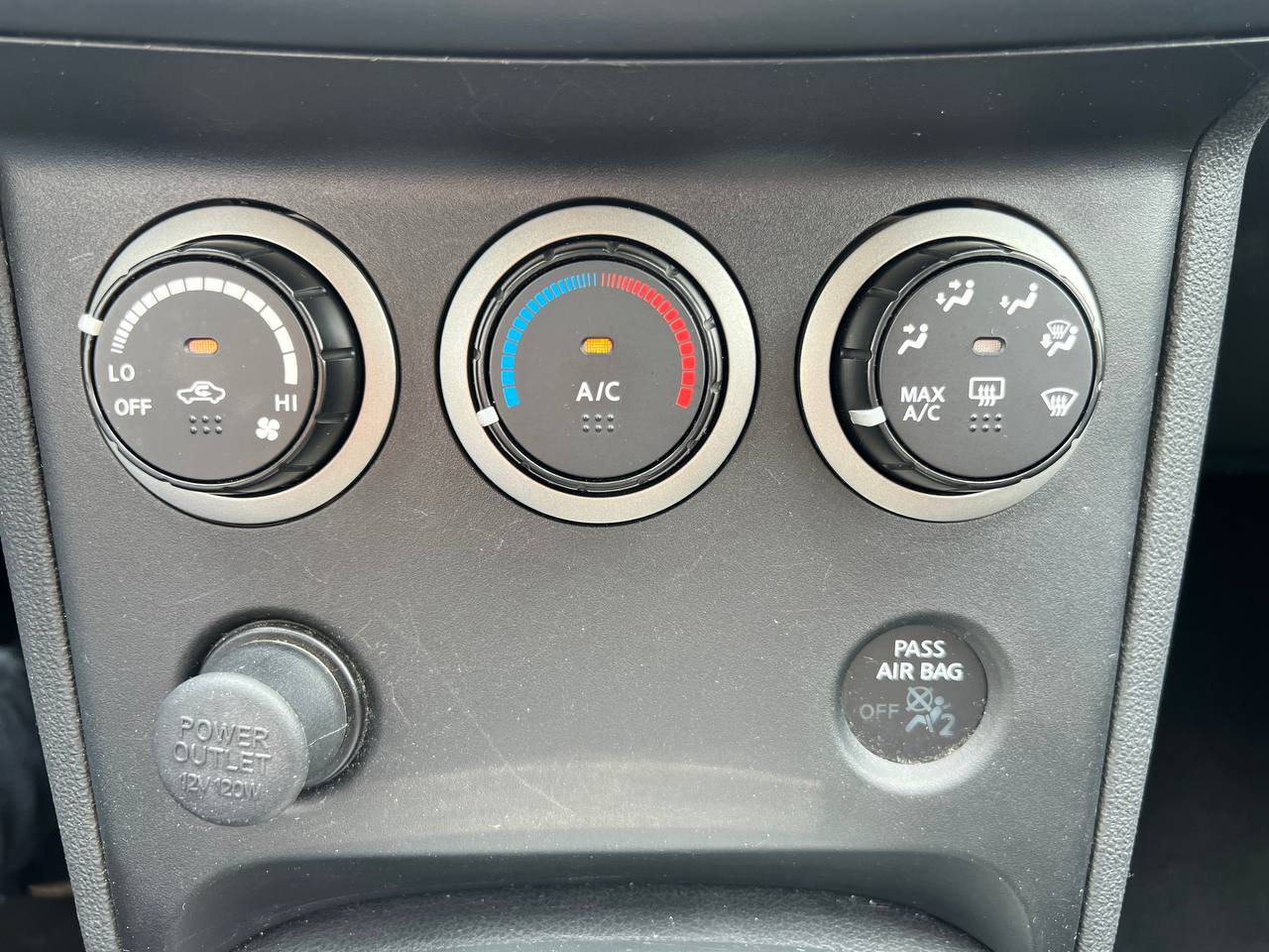 2011 Nissan Rogue SV**AWD**CAMERA DE RECULE**SIEGES CHAUFFNATS**MAGS** Main Image