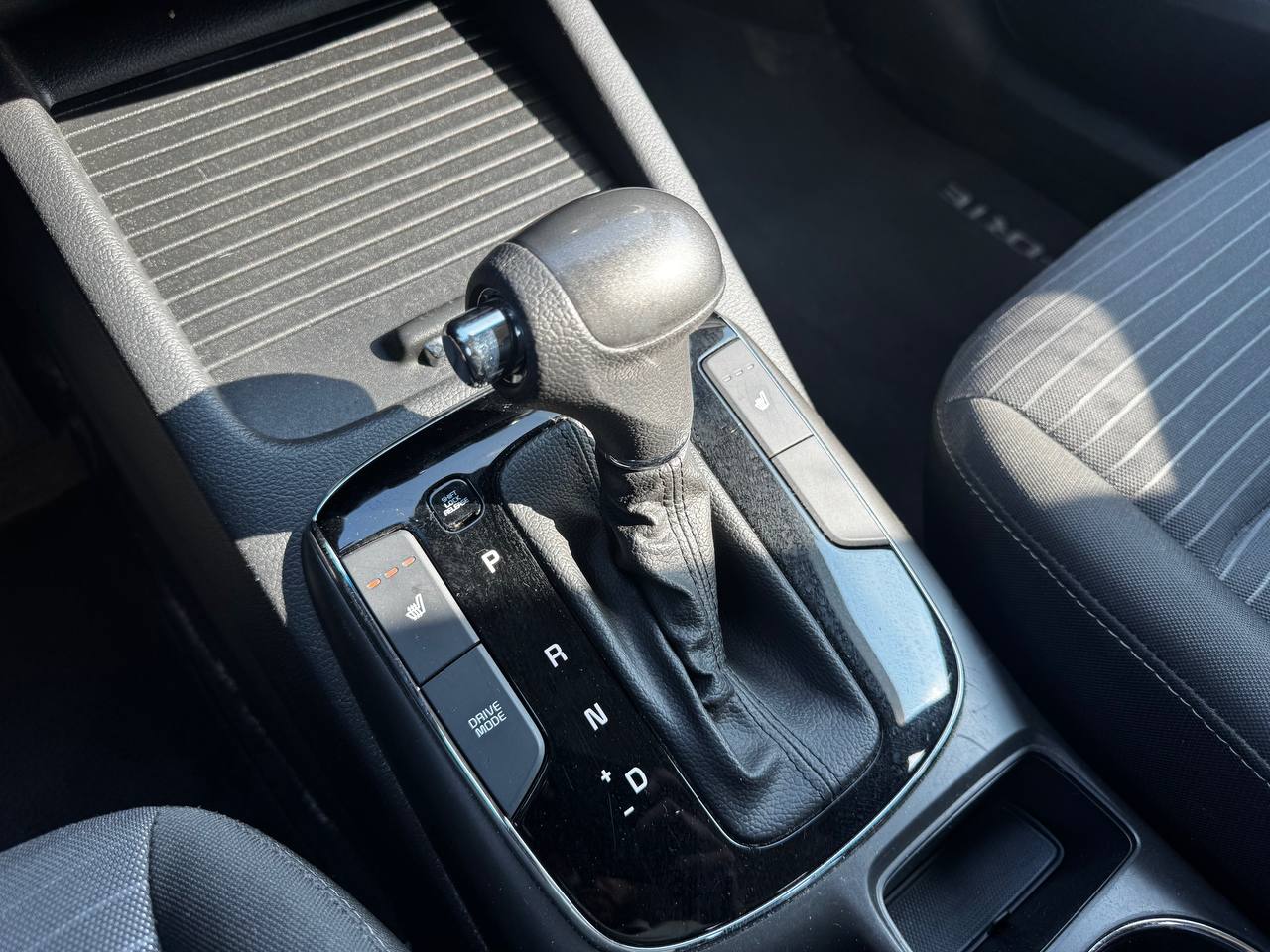 2017 Kia Forte LX**CAMERA DE RECULE**SIEGES CHAUFFNATS**APPLE CAR PLAY** Main Image