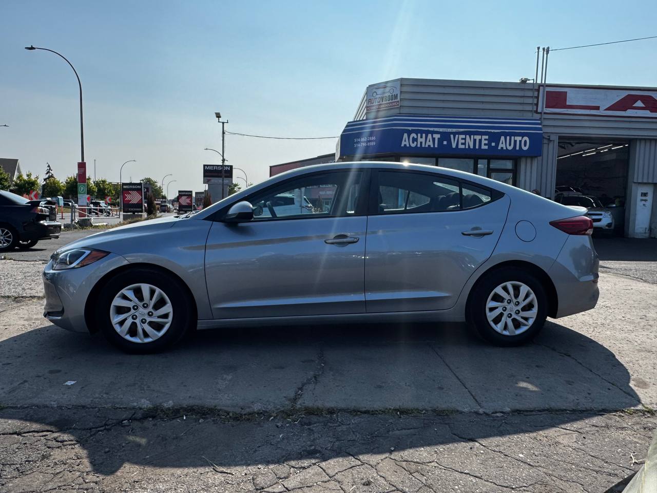2017 Hyundai Elantra LE**SAAQ CERTIFIEE**SIEGES CHAUFFNATS**MODE ECHO** Main Image