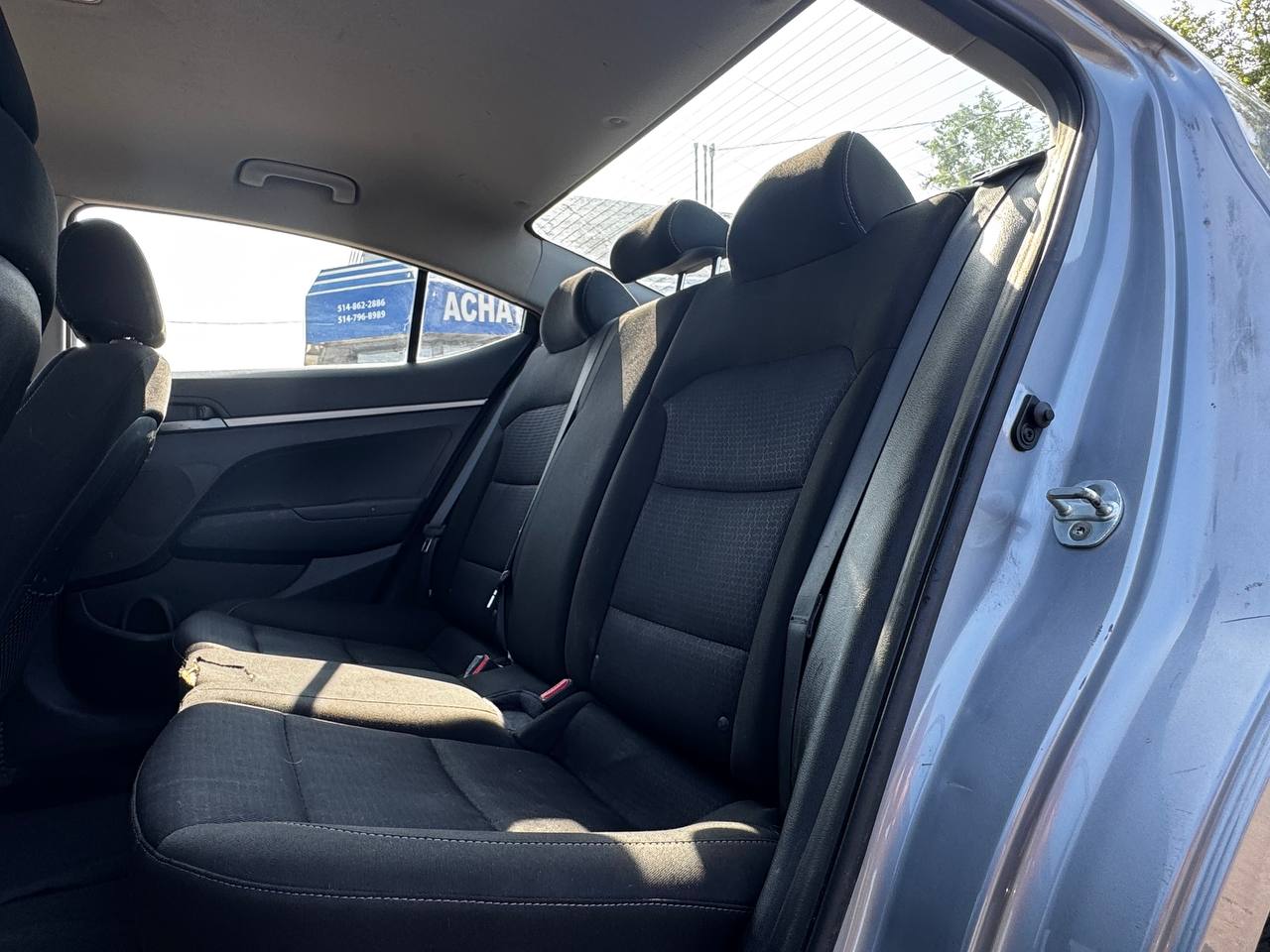 2017 Hyundai Elantra LE**SAAQ CERTIFIEE**SIEGES CHAUFFNATS**MODE ECHO** Main Image