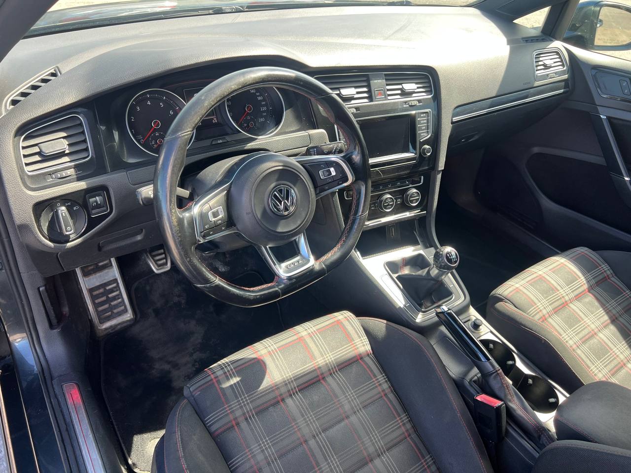 2015 Volkswagen Golf GTI**COUP**SIEGES CHAUFFANTS**MAGS** Main Image