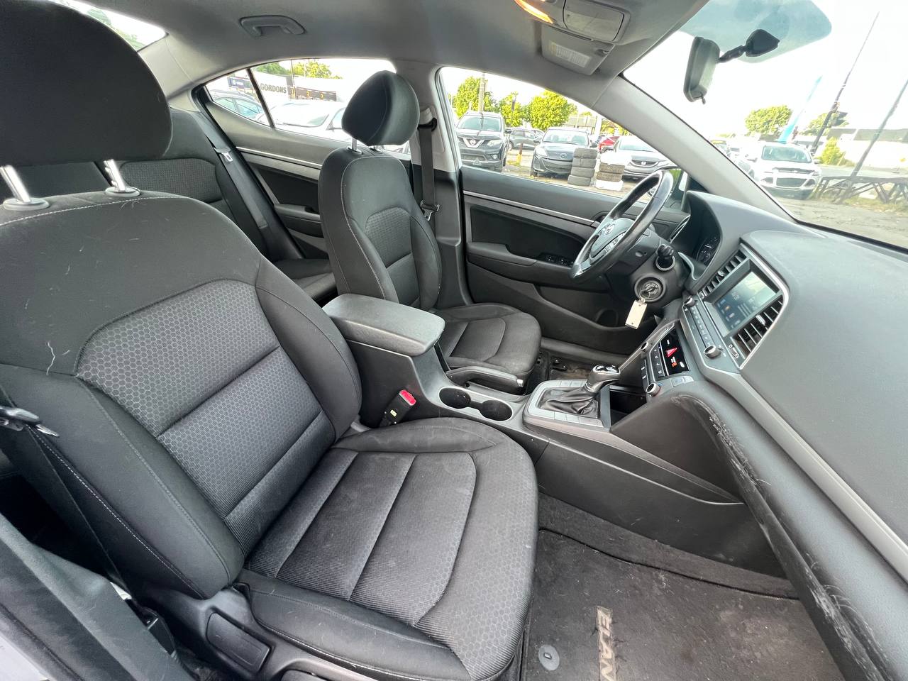 2017 Hyundai Elantra GL**SAAQ CERTIFIEE**CAR PLAY**SIEGES CHAUFFANTS**VOLANT CHAUFFANTS**CAMERA DE RECULE**MAGS**ANGLE MORT** Image principale