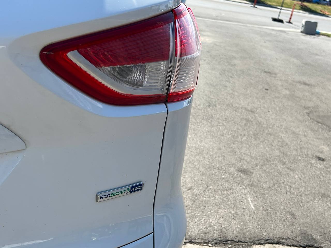 2015 Ford Escape SE**AWD**SAAQ CERTIFIEE**Jamais accidente**CamÉra de Recul**Navigation**SIEGES CHAUFFANTS**MAGS**DÉmarreur À Distance** Image principale
