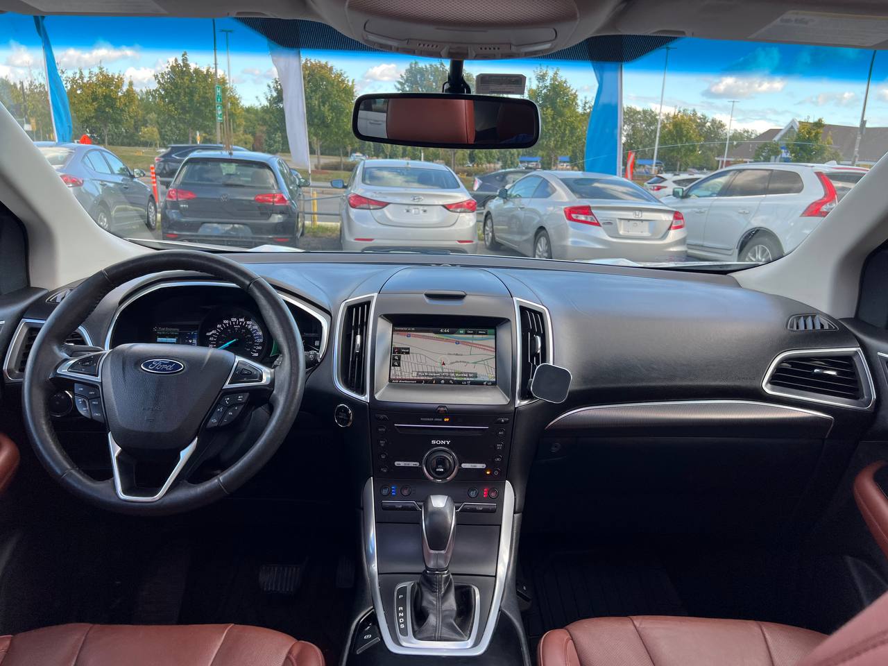 2015 Ford Edge TitaniumT**AWD**Toit Ouvrant Panaromique**ANGLE MORT**CamÉra de Recul**SIEGES EN CUIR**Navigation**SIEGES CHAUFFANTS**SIEGES CHAUFFANTS ARRIERE**SiÈges ventilÉs**VOLANT CHAUFFANTS**MAGS**dÉmarrage À distance** Image principale
