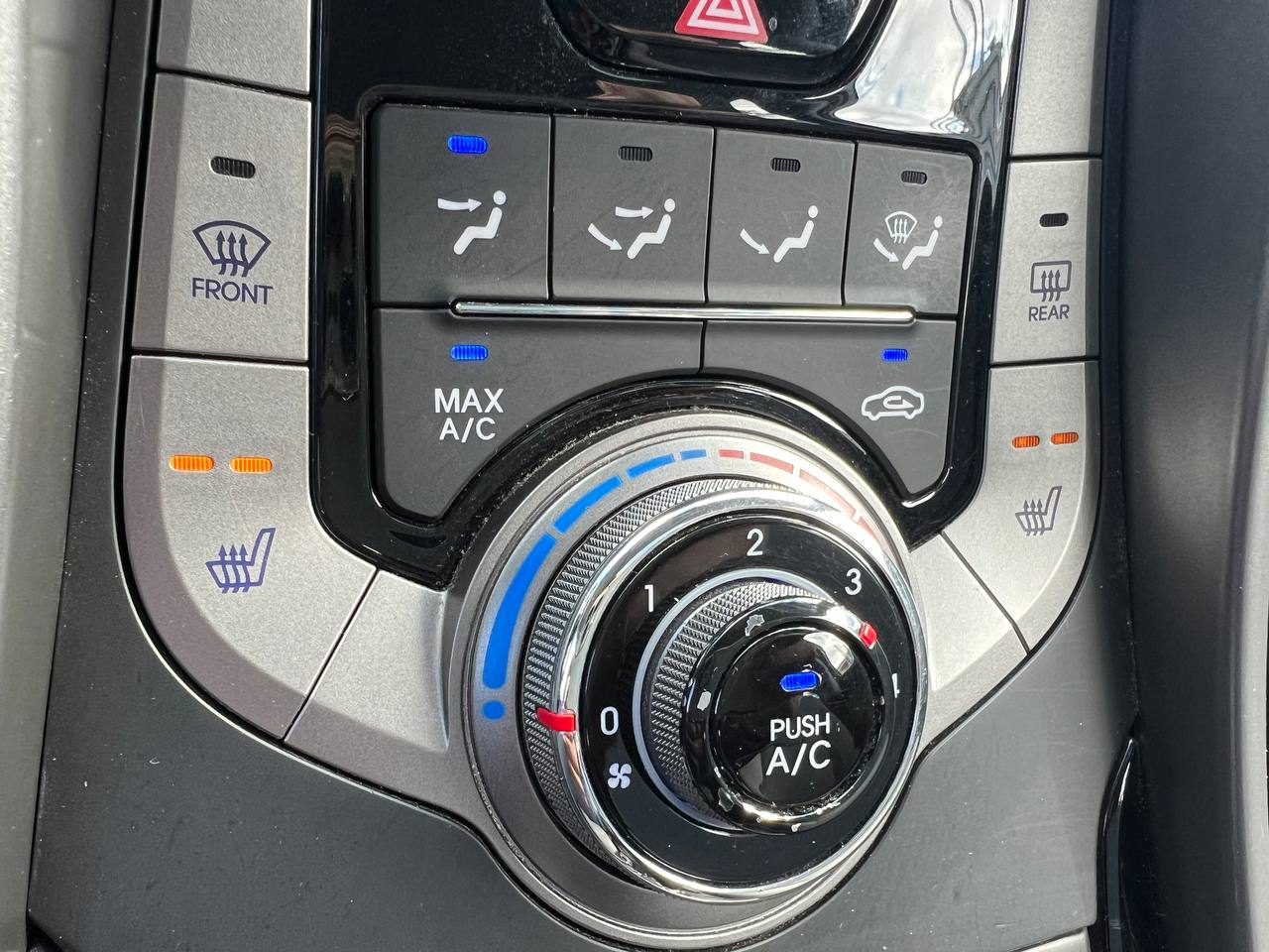 2013 Hyundai Elantra GLS**Jamais accidente**Un PropriÉtaire**Toit Ouvrant**SIEGES CHAUFFANTS**SIEGES CHAUFFANTS ARRIERE**MAGS** Image principale