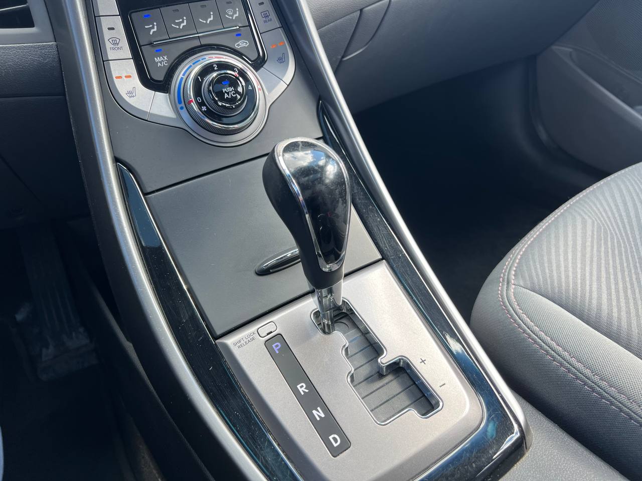 2013 Hyundai Elantra GLS**Jamais accidente**Un PropriÉtaire**Toit Ouvrant**SIEGES CHAUFFANTS**SIEGES CHAUFFANTS ARRIERE**MAGS** Image principale