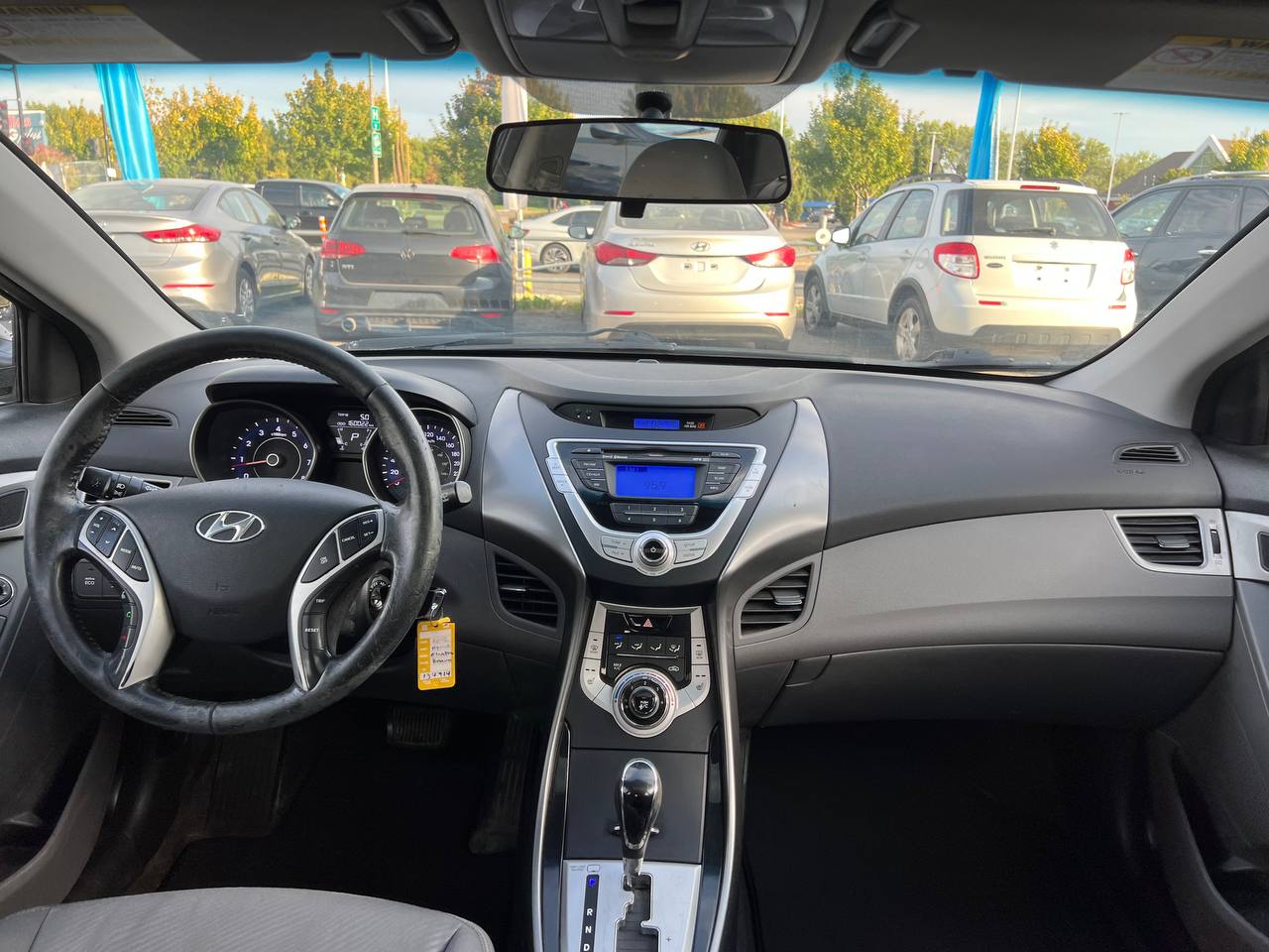 2012 Hyundai Elantra GLS**Toit Ouvrant**SIEGES CHAUFFANTS**SIEGES CHAUFFANTS ARRIERE**MAGS** Image principale