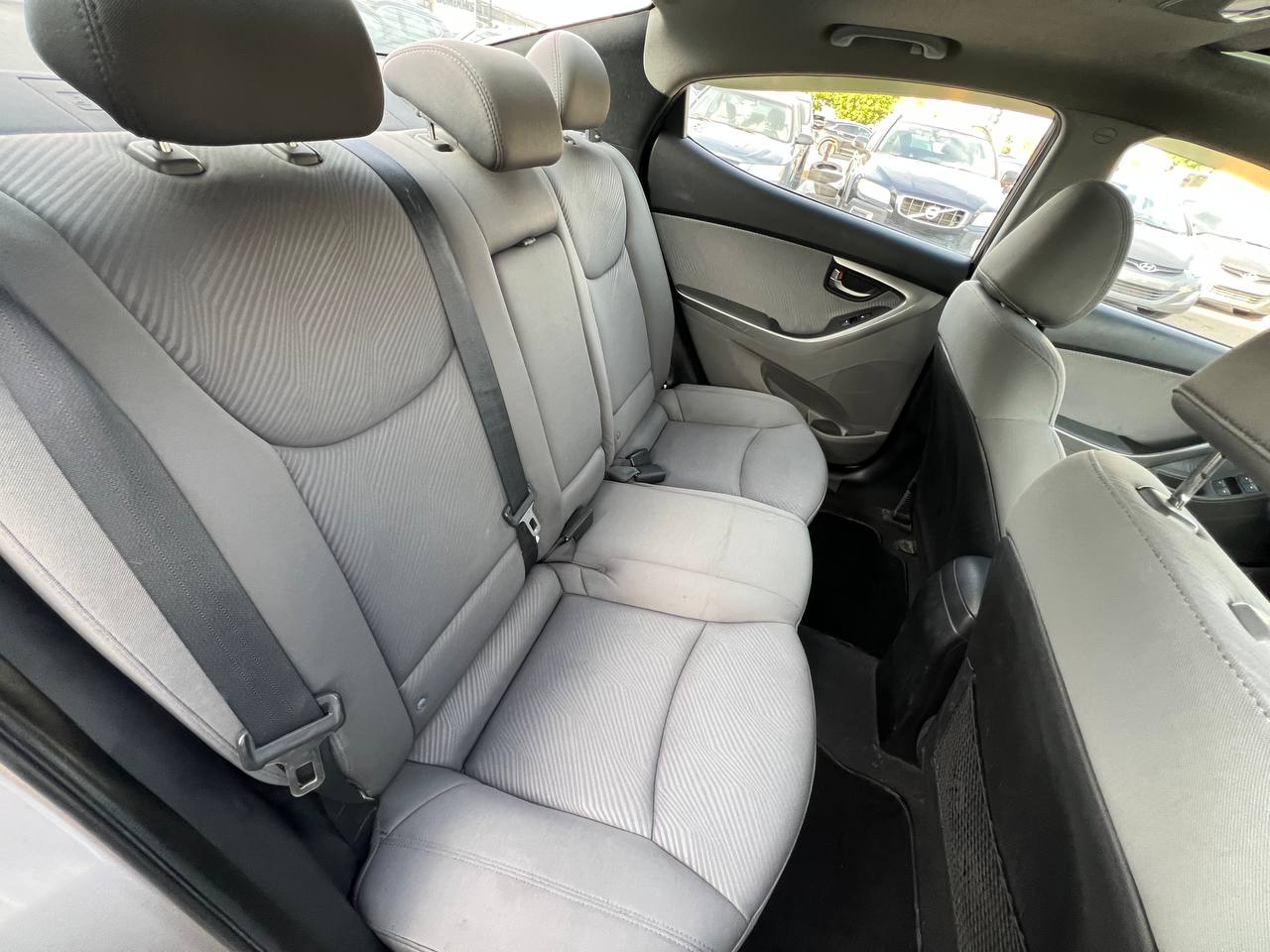 2012 Hyundai Elantra GLS**Toit Ouvrant**SIEGES CHAUFFANTS**SIEGES CHAUFFANTS ARRIERE**MAGS** Image principale