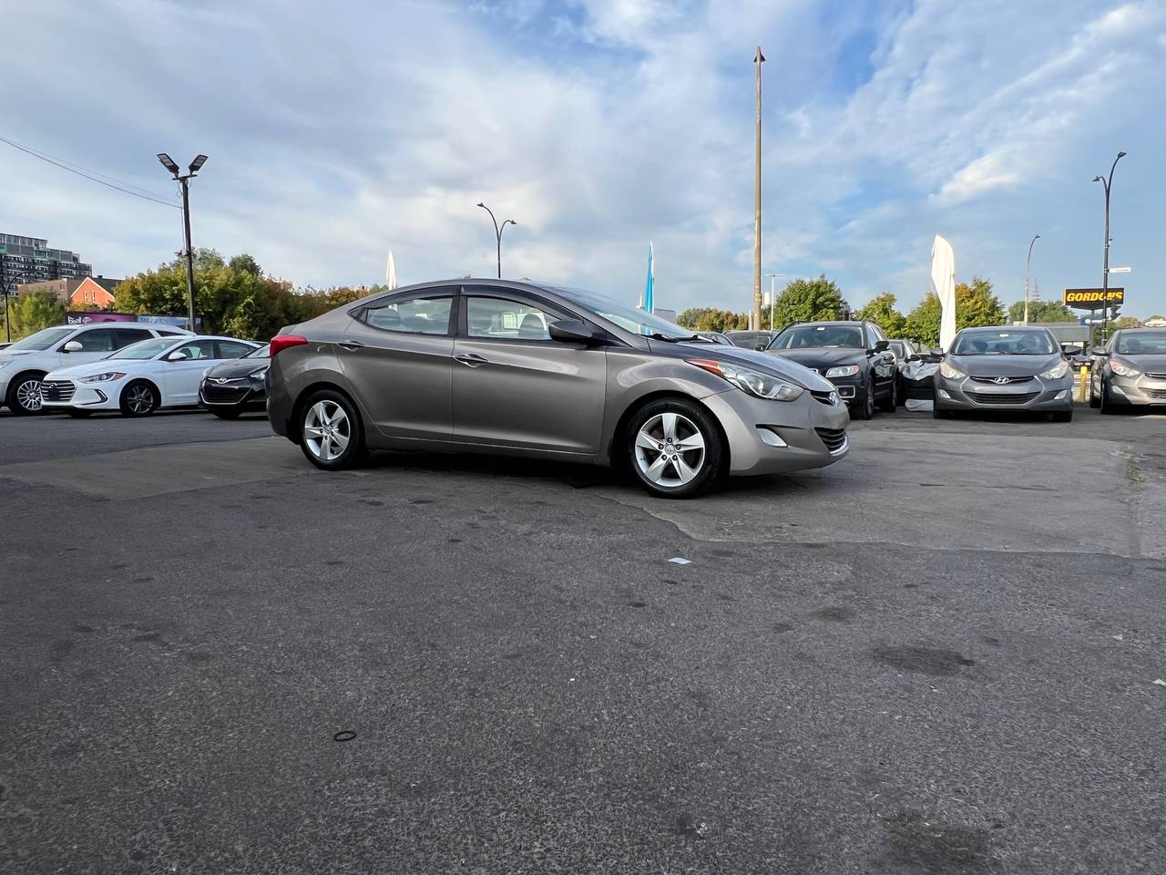 2012 Hyundai Elantra GLS**Toit Ouvrant**SIEGES CHAUFFANTS**SIEGES CHAUFFANTS ARRIERE**MAGS** Image principale