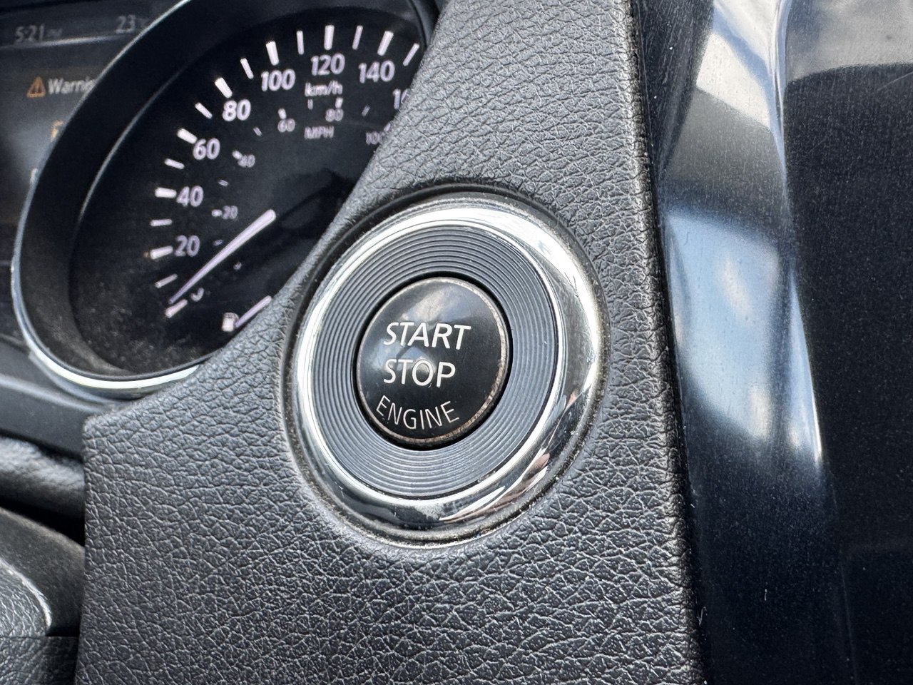 2016 Nissan Rogue SV**AWD**CAMERA DE RECULE**SIEGES CHAUFFNATS**MAGS**SIEGES ELECTRIC** Image principale