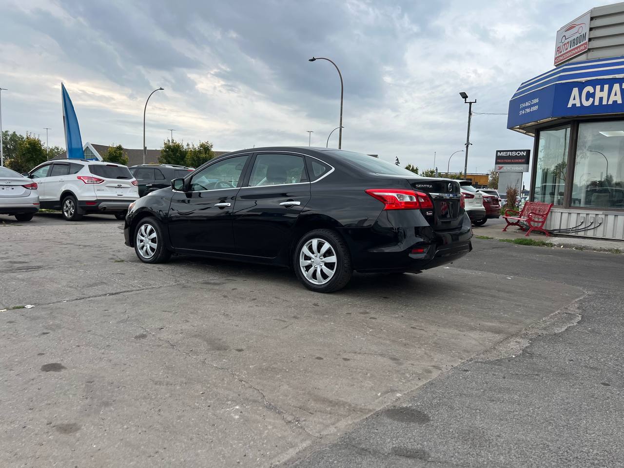 2017 Nissan Sentra S**Jamais accidente** Image principale