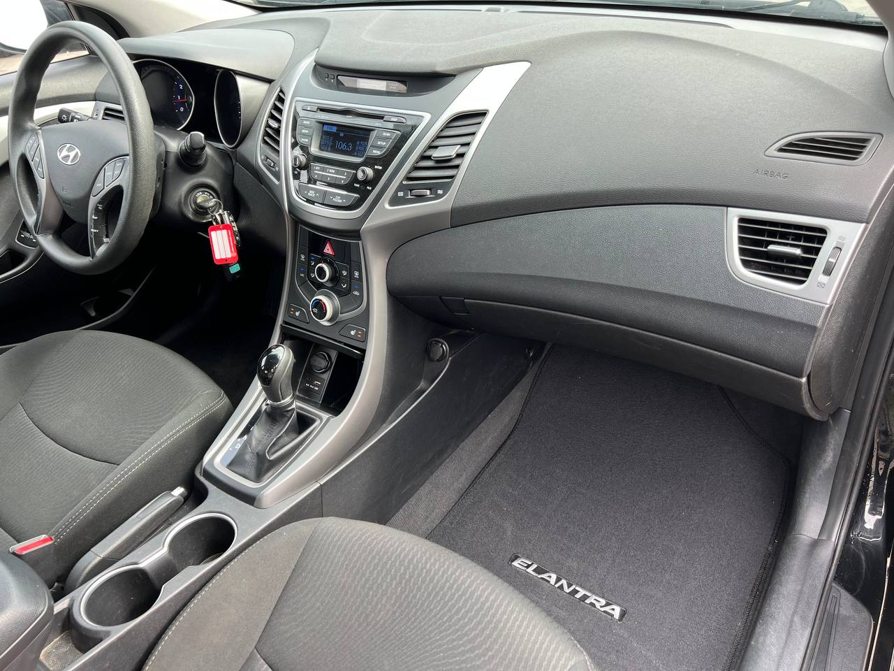 2015 Hyundai Elantra GL**SIEGES CHAUFFANTS** Image principale