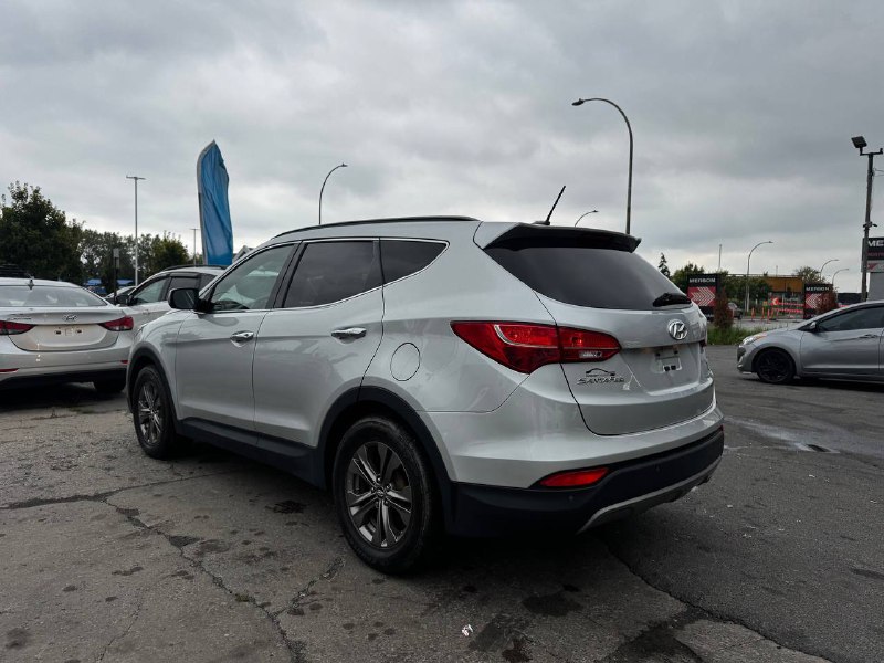 2014 Hyundai Santa Fe Sport Premium**Jamais Accidente**SIEGES CHAUFFNATS AVANT ET ARRIERE**VOLANT CHAUFFNATS**Financement 1Ère, 2e et 3e chance !! 100% ApprouvÉ Image principale