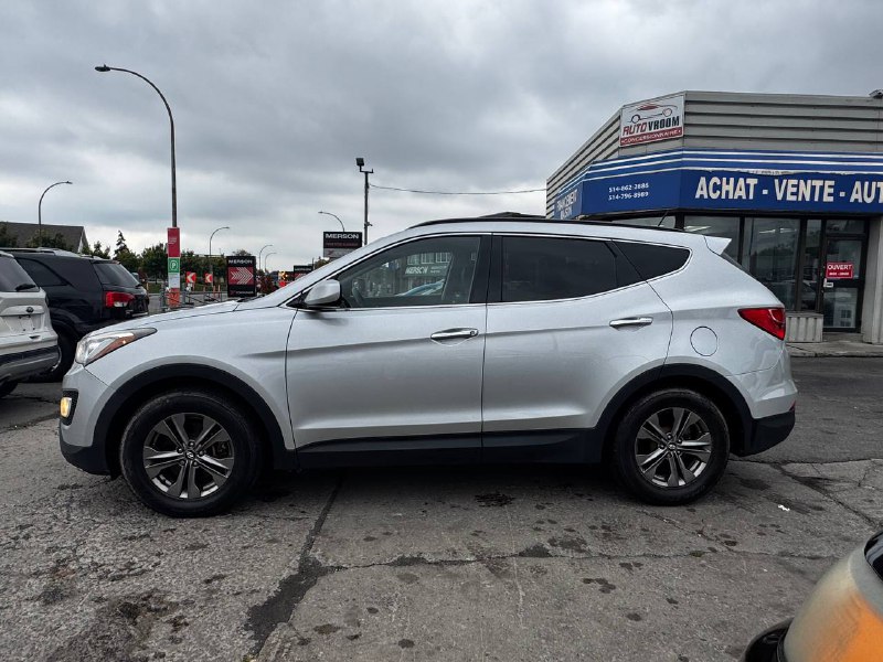2014 Hyundai Santa Fe Sport Premium**Jamais Accidente**SIEGES CHAUFFNATS AVANT ET ARRIERE**VOLANT CHAUFFNATS**Financement 1Ère, 2e et 3e chance !! 100% ApprouvÉ Image principale