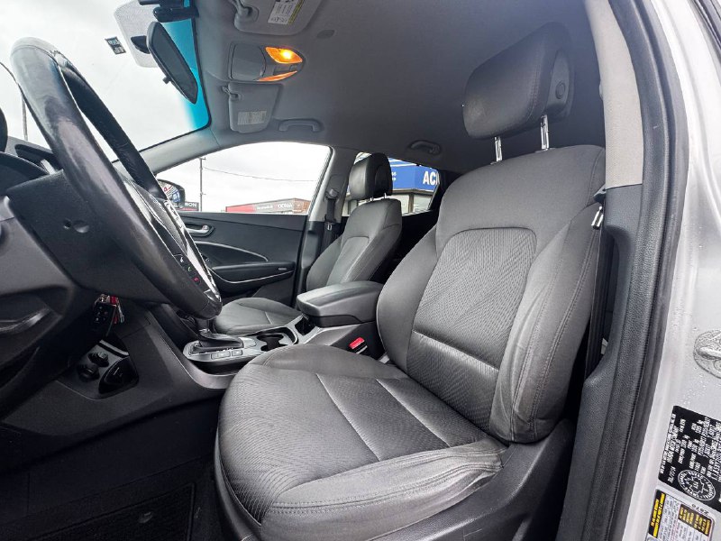 2014 Hyundai Santa Fe Sport Premium**Jamais Accidente**SIEGES CHAUFFNATS AVANT ET ARRIERE**VOLANT CHAUFFNATS**Financement 1Ère, 2e et 3e chance !! 100% ApprouvÉ Image principale