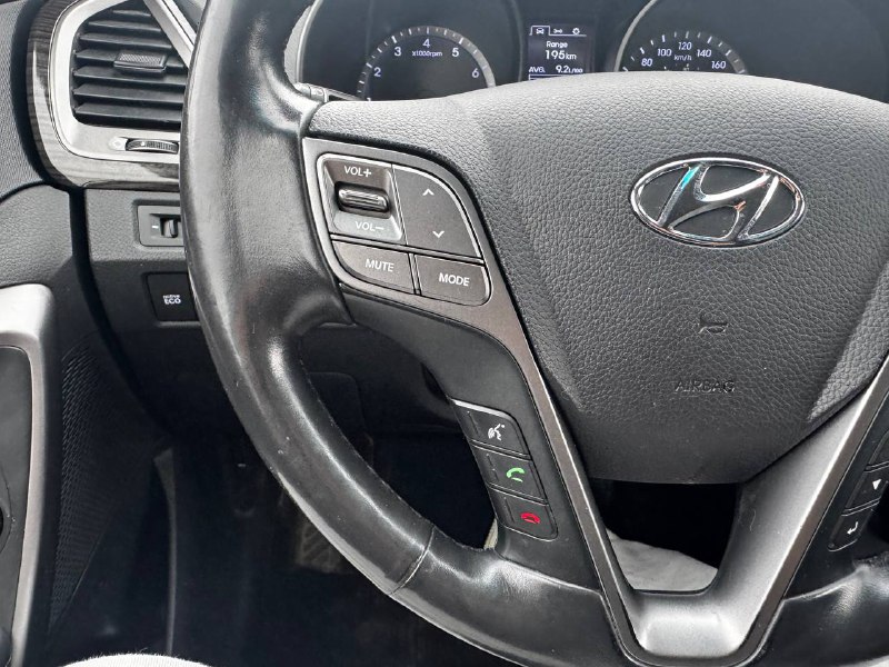 2014 Hyundai Santa Fe Sport Premium**Jamais Accidente**SIEGES CHAUFFNATS AVANT ET ARRIERE**VOLANT CHAUFFNATS**Financement 1Ère, 2e et 3e chance !! 100% ApprouvÉ Image principale
