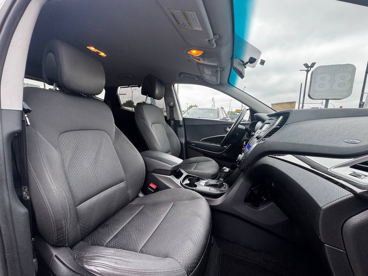 2014 Hyundai Santa Fe Sport Premium**Jamais Accidente**SIEGES CHAUFFNATS AVANT ET ARRIERE**VOLANT CHAUFFNATS**Financement 1Ère, 2e et 3e chance !! 100% ApprouvÉ Image principale