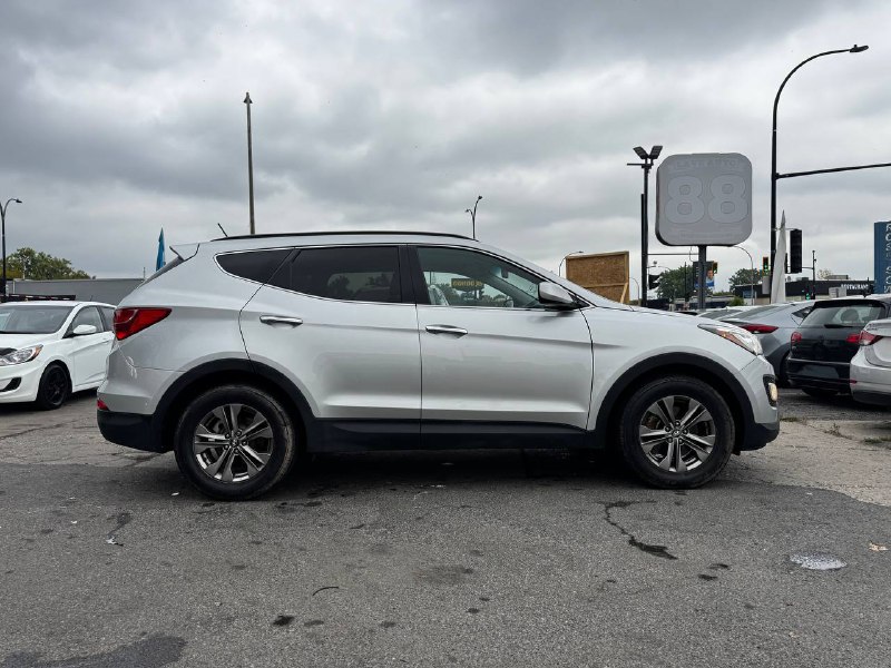 2014 Hyundai Santa Fe Sport Premium**Jamais Accidente**SIEGES CHAUFFNATS AVANT ET ARRIERE**VOLANT CHAUFFNATS**Financement 1Ère, 2e et 3e chance !! 100% ApprouvÉ Image principale