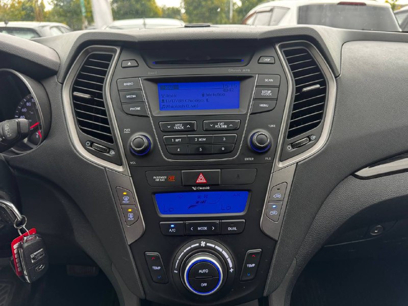 2014 Hyundai Santa Fe Sport Premium**Jamais Accidente**SIEGES CHAUFFNATS AVANT ET ARRIERE**VOLANT CHAUFFNATS**Financement 1Ère, 2e et 3e chance !! 100% ApprouvÉ Image principale