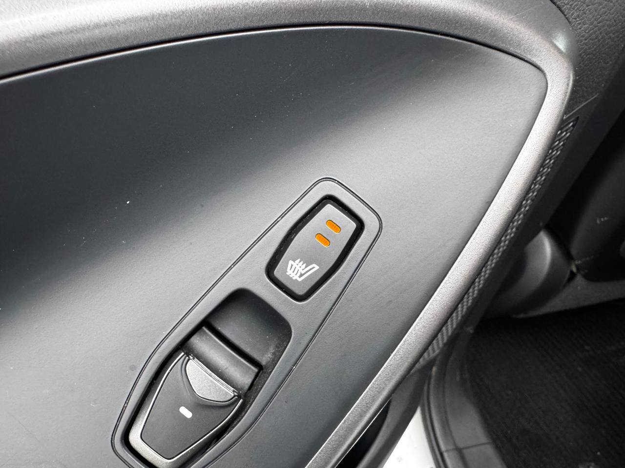 2014 Hyundai Santa Fe Sport Premium**Jamais Accidente**SIEGES CHAUFFNATS AVANT ET ARRIERE**VOLANT CHAUFFNATS**Financement 1Ère, 2e et 3e chance !! 100% ApprouvÉ Image principale