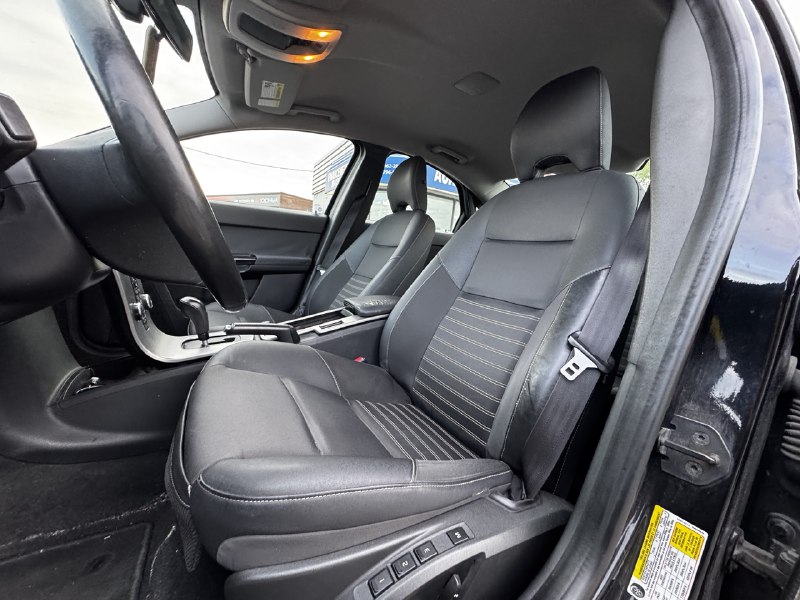 2008 Volvo S40 S40**CUIR**SIEGES CHAUFFNTAS**ANGLE MORT** Image principale