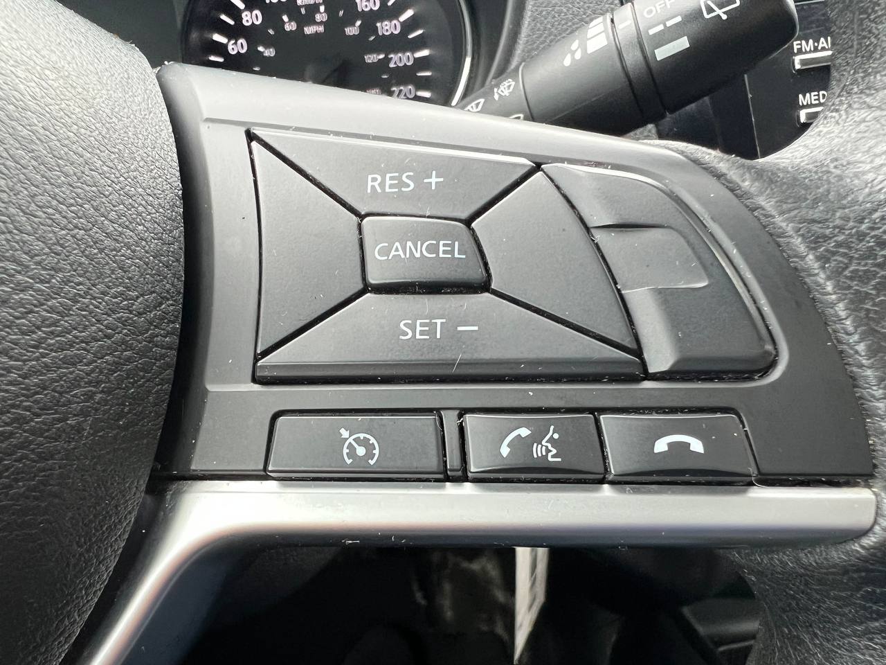 2017 Nissan Rogue SV**Jamais Accidente**CAMERA DE RECULE**SIEGES CHAUFFNATS** Image principale