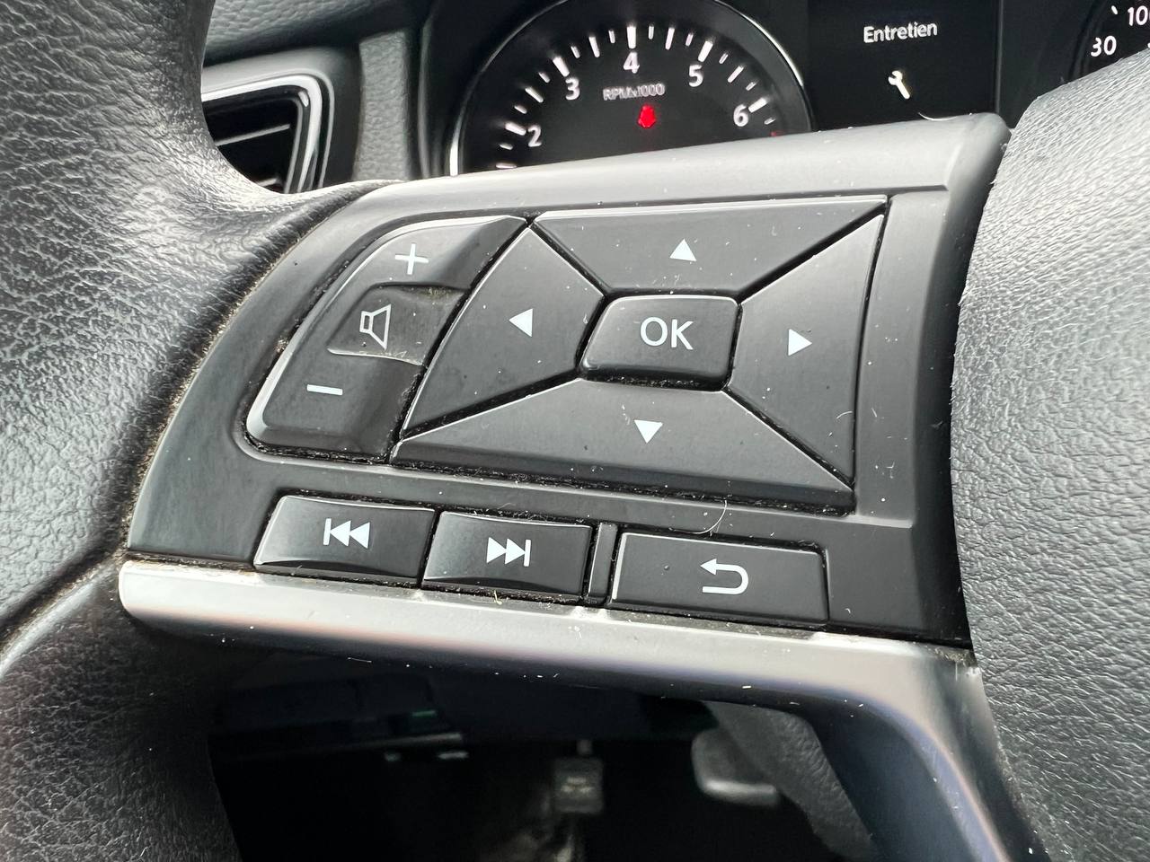 2017 Nissan Rogue SV**Jamais Accidente**CAMERA DE RECULE**SIEGES CHAUFFNATS** Image principale