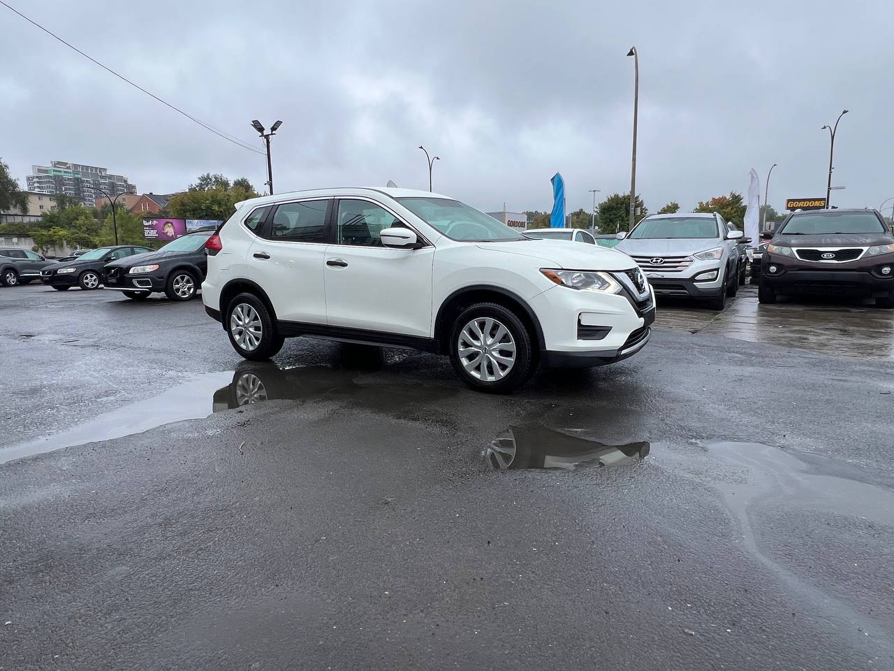 2017 Nissan Rogue SV**Jamais Accidente**CAMERA DE RECULE**SIEGES CHAUFFNATS** Image principale