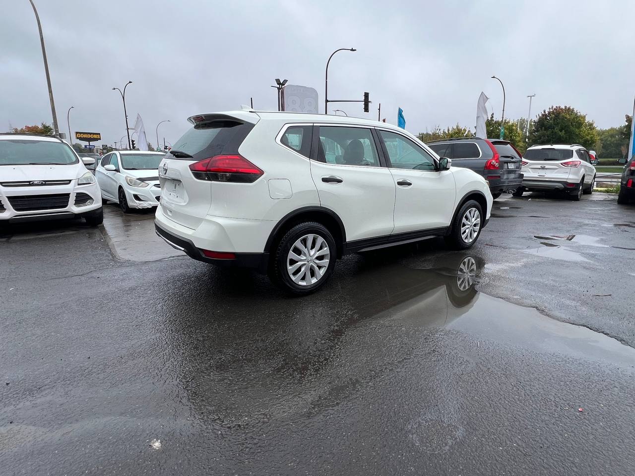 2017 Nissan Rogue SV**Jamais Accidente**CAMERA DE RECULE**SIEGES CHAUFFNATS** Image principale