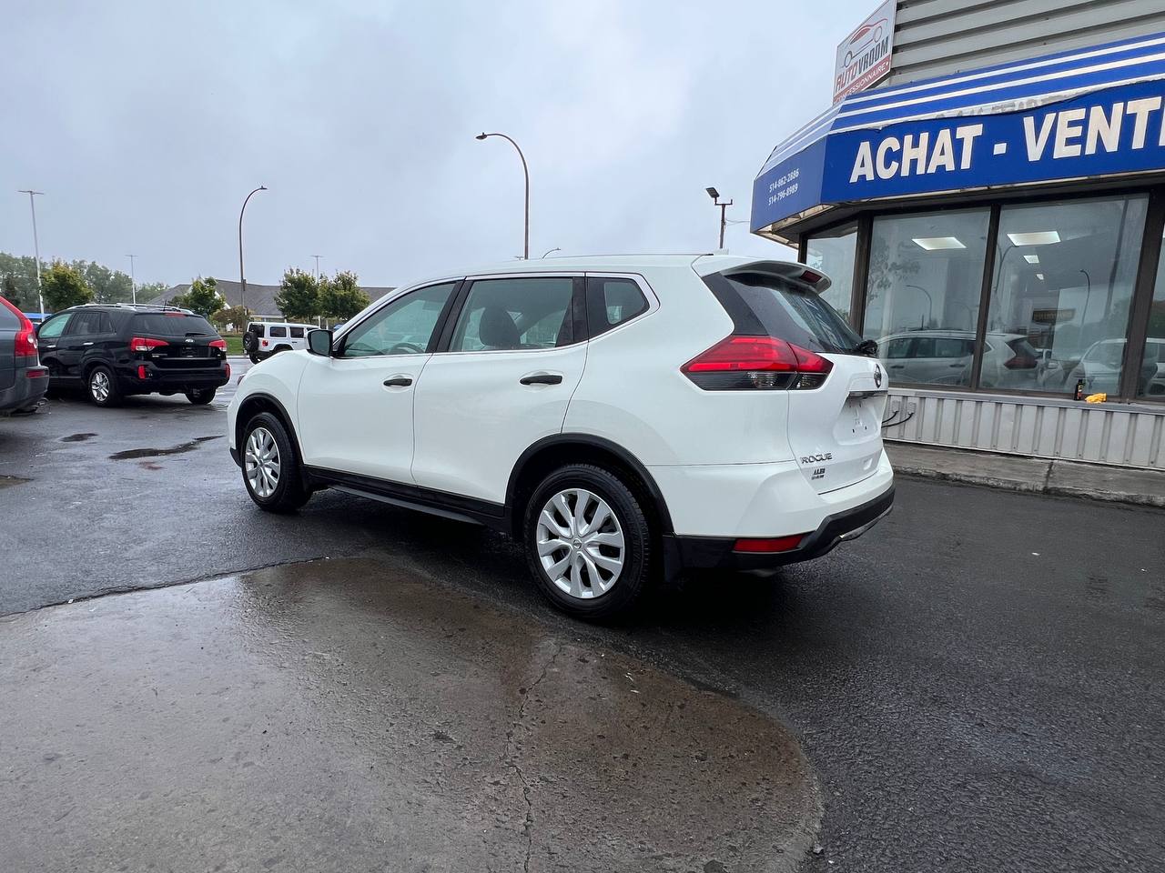 2017 Nissan Rogue SV**Jamais Accidente**CAMERA DE RECULE**SIEGES CHAUFFNATS** Image principale